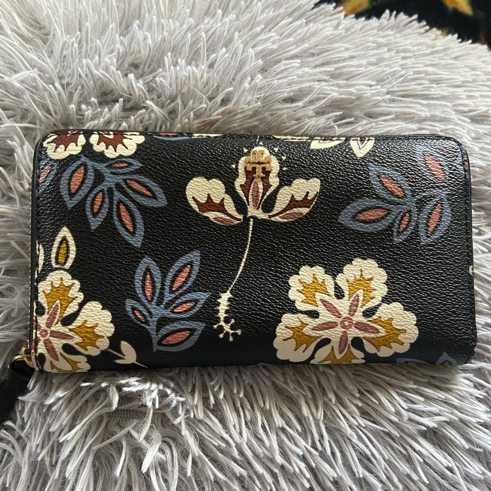 Tory Burch Hopewell Kerrington Zip Wallet